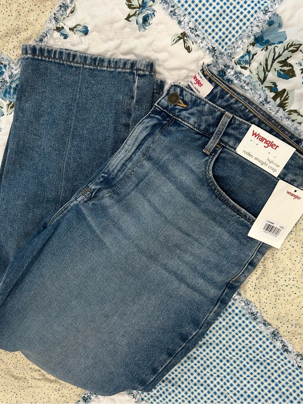 NWT Wrangler Mid Wash Blue Rodeo Straight Crop Jeans